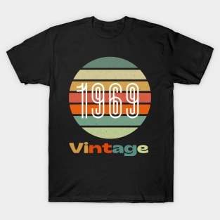 vintage 1969 design for retro tee, 52th birthday Gift vintage 1969 , retro birthday gift for 1969 , T-Shirt